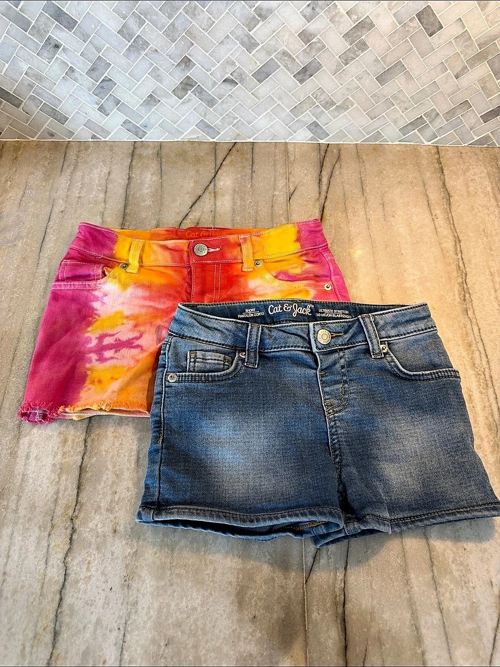 2PCSCat & Jack Girls Tie-Dye & Denim Shorts Size 6/7 and 8.